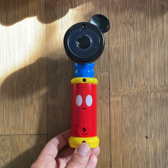 Mickey Mouse remote control train - Picture 3 of 4